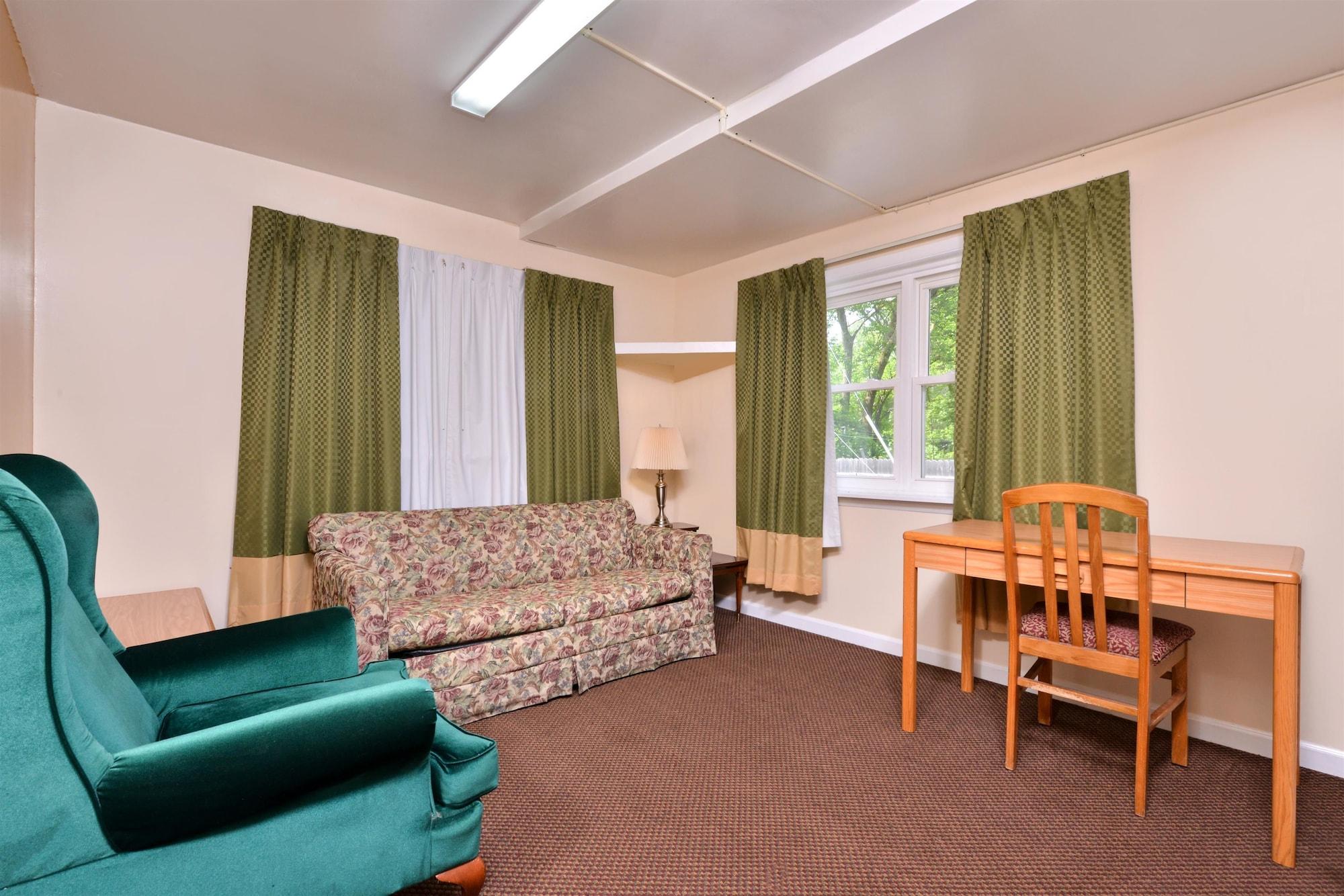 Americas Best Value Inn Jonesville/Hillsdale Exterior photo