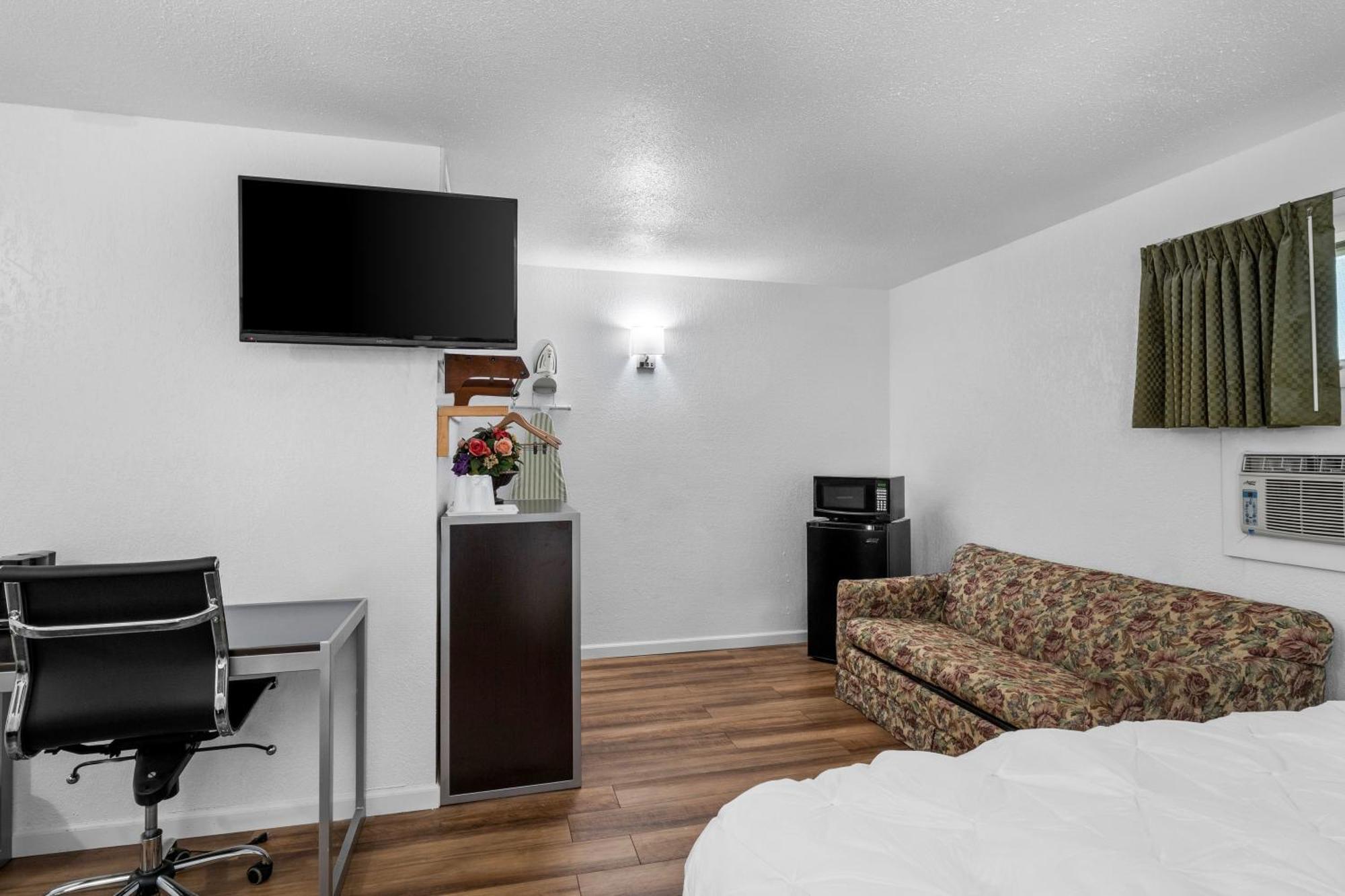 Americas Best Value Inn Jonesville/Hillsdale Exterior photo
