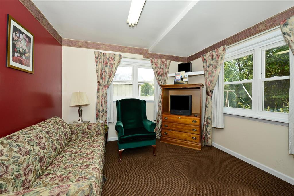Americas Best Value Inn Jonesville/Hillsdale Room photo