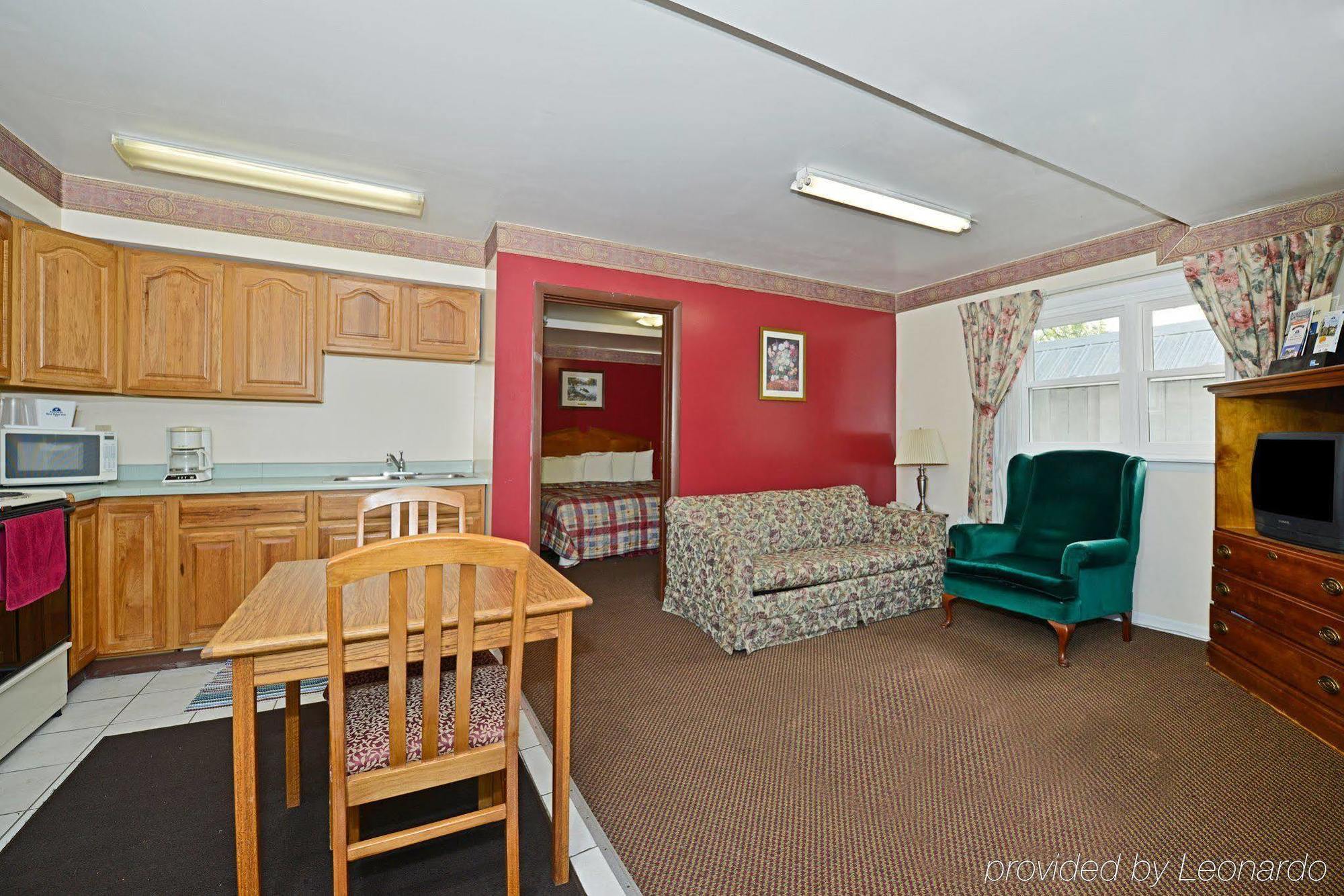 Americas Best Value Inn Jonesville/Hillsdale Room photo